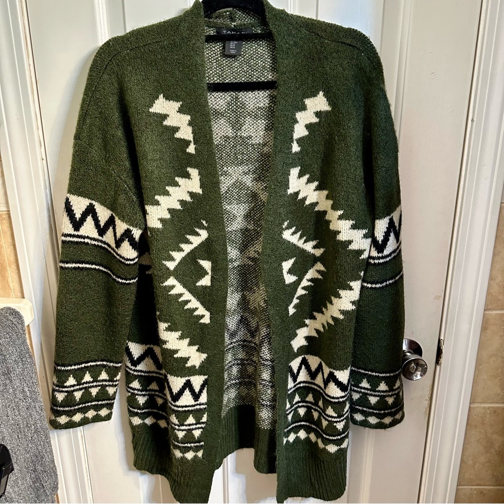 Tahari Olive Green and Cream Aztec Open-Front Cardigan